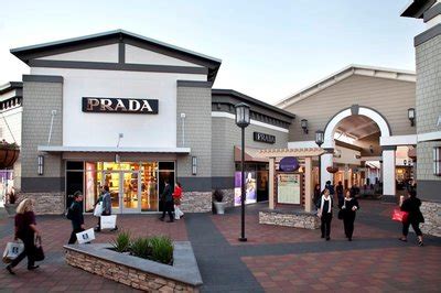 Prada premium outlet Paris